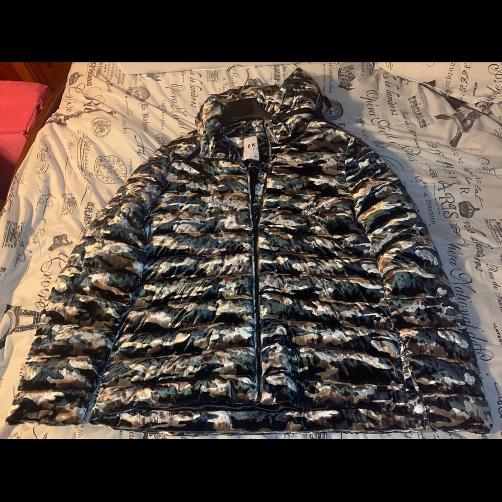 Camo puffer coat